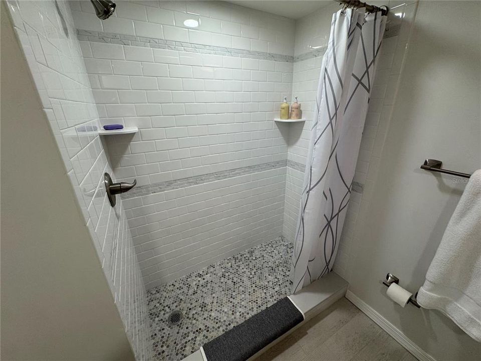 For Sale: $125,000 (2 beds, 1 baths, 960 Square Feet)