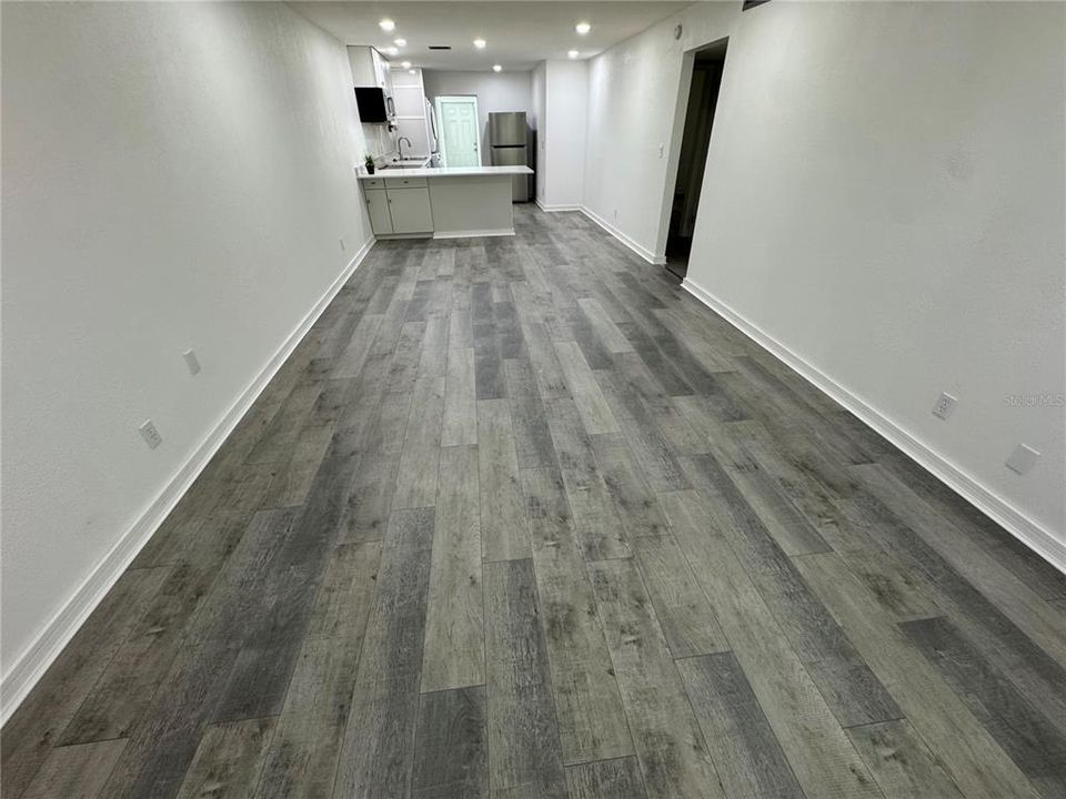 For Sale: $125,000 (2 beds, 1 baths, 960 Square Feet)
