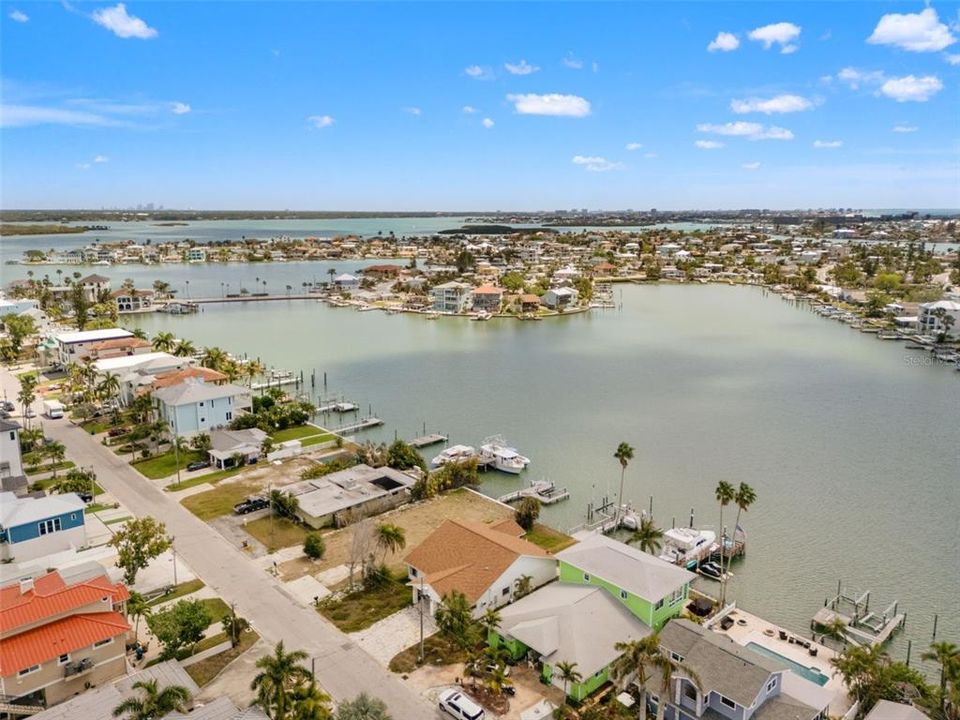 En Venta: $900,000 (0.17 acres)