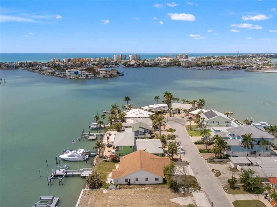 En Venta: $900,000 (0.17 acres)