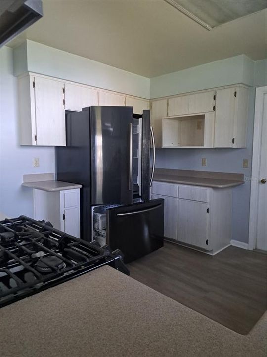 На продажу: $215,000 (2 спален, 2 ванн, 1306 Квадратных фут)