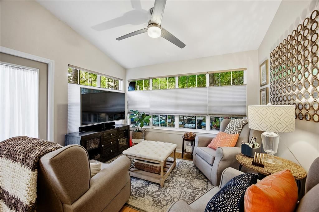 En Venta: $249,900 (3 camas, 2 baños, 1450 Pies cuadrados)