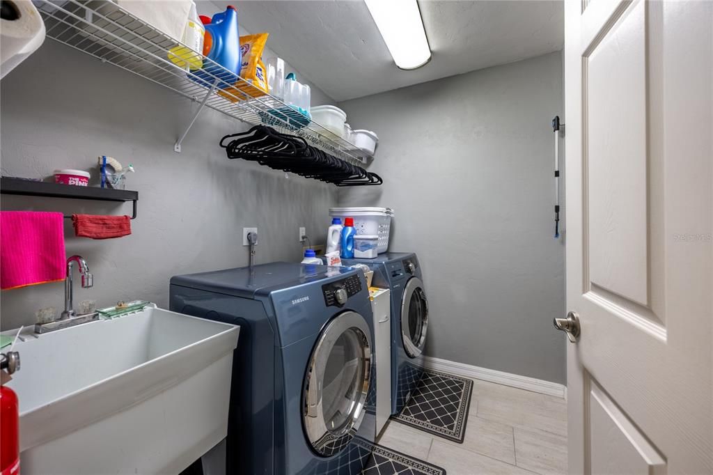 En Venta: $249,900 (3 camas, 2 baños, 1450 Pies cuadrados)