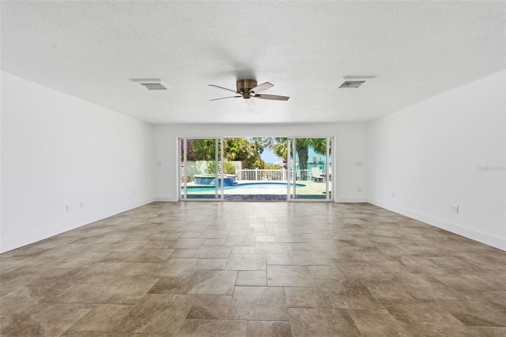 En Venta: $1,550,000 (3 camas, 2 baños, 1953 Pies cuadrados)