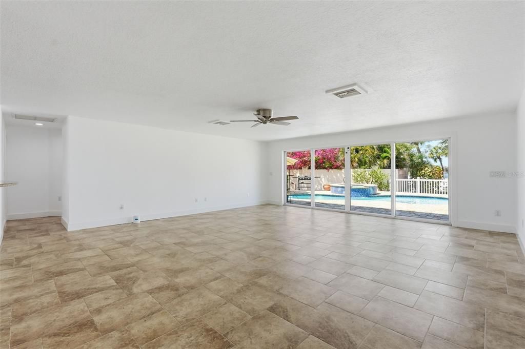 En Venta: $1,550,000 (3 camas, 2 baños, 1953 Pies cuadrados)