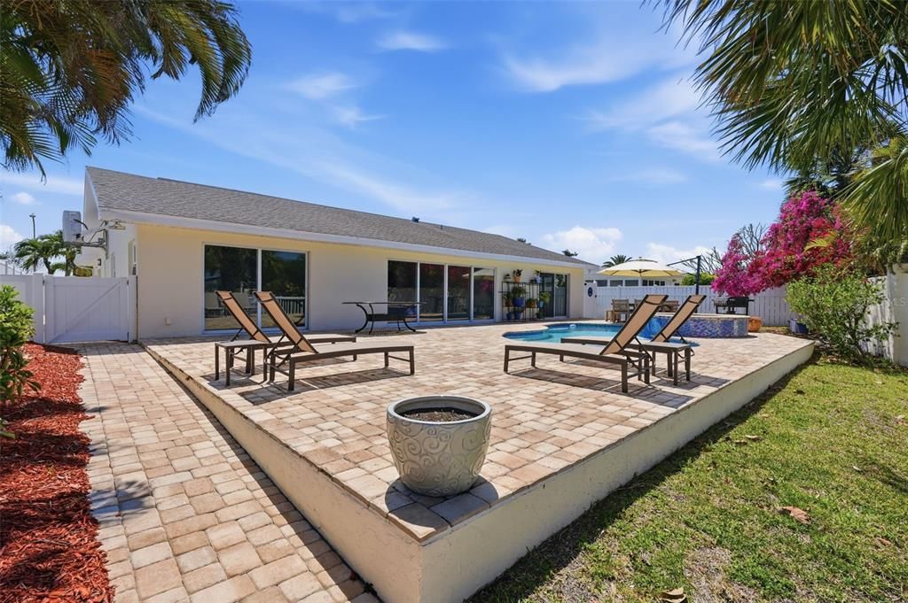 En Venta: $1,550,000 (3 camas, 2 baños, 1953 Pies cuadrados)