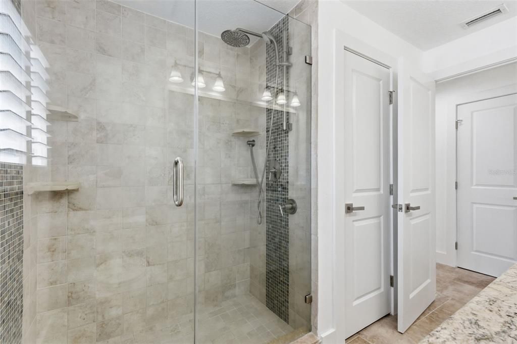 En Venta: $1,550,000 (3 camas, 2 baños, 1953 Pies cuadrados)