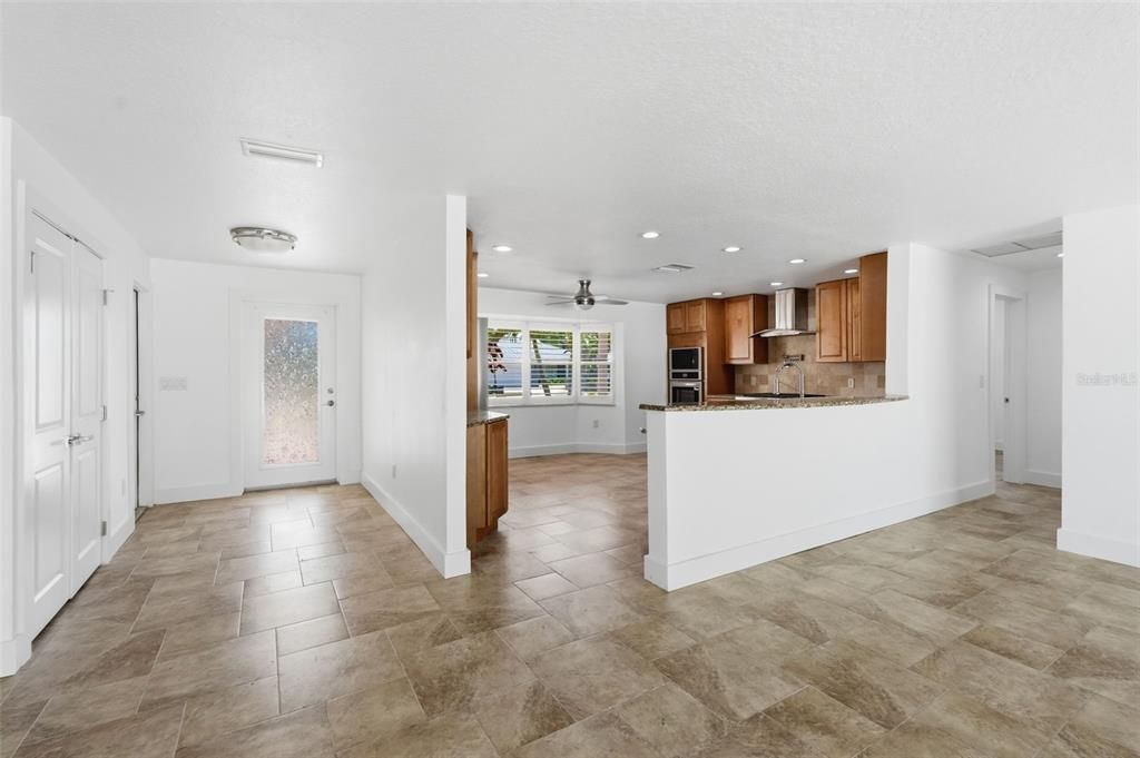 En Venta: $1,550,000 (3 camas, 2 baños, 1953 Pies cuadrados)