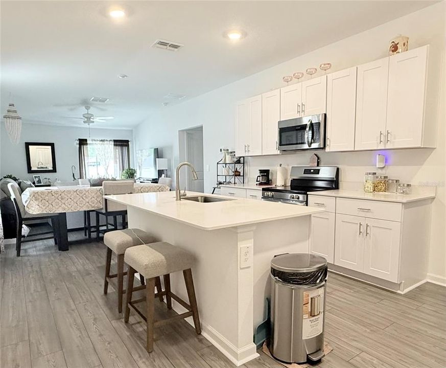 Activo con contrato: $228,000 (3 camas, 2 baños, 1264 Pies cuadrados)