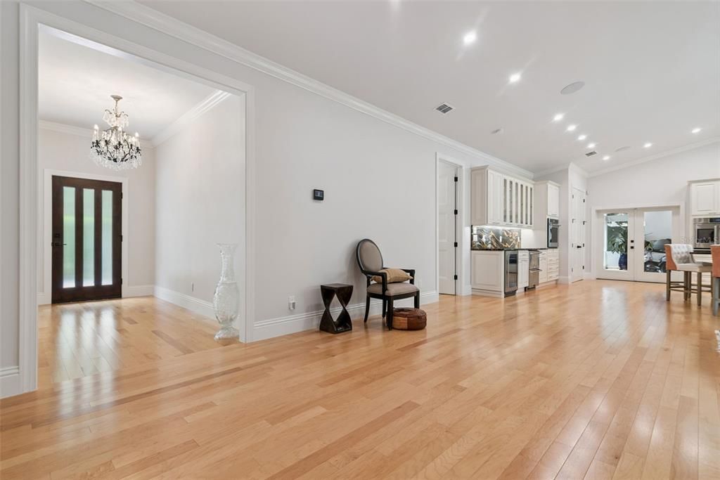 For Sale: $1,699,000 (3 beds, 3 baths, 2488 Square Feet)