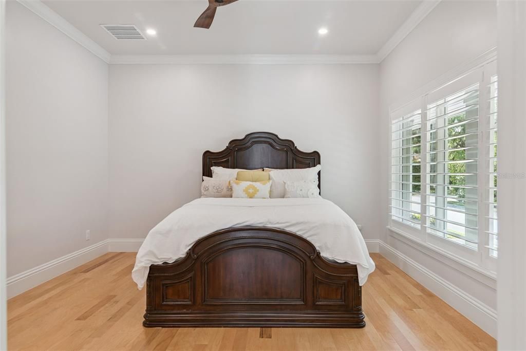 For Sale: $1,699,000 (3 beds, 3 baths, 2488 Square Feet)