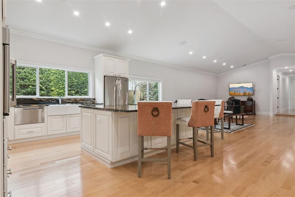 For Sale: $1,699,000 (3 beds, 3 baths, 2488 Square Feet)