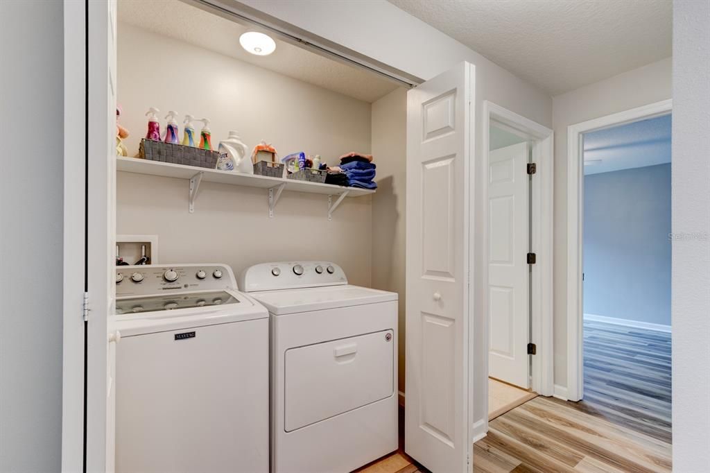 Active With Contract: $339,000 (3 beds, 2 baths, 1471 Square Feet)
