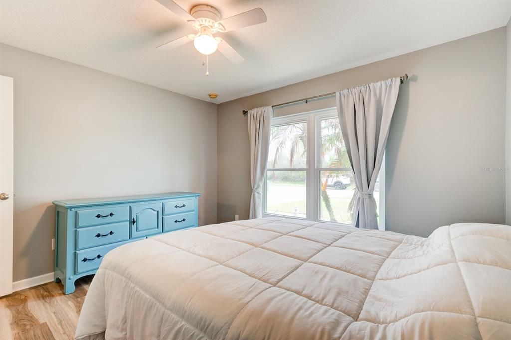 Active With Contract: $339,000 (3 beds, 2 baths, 1471 Square Feet)