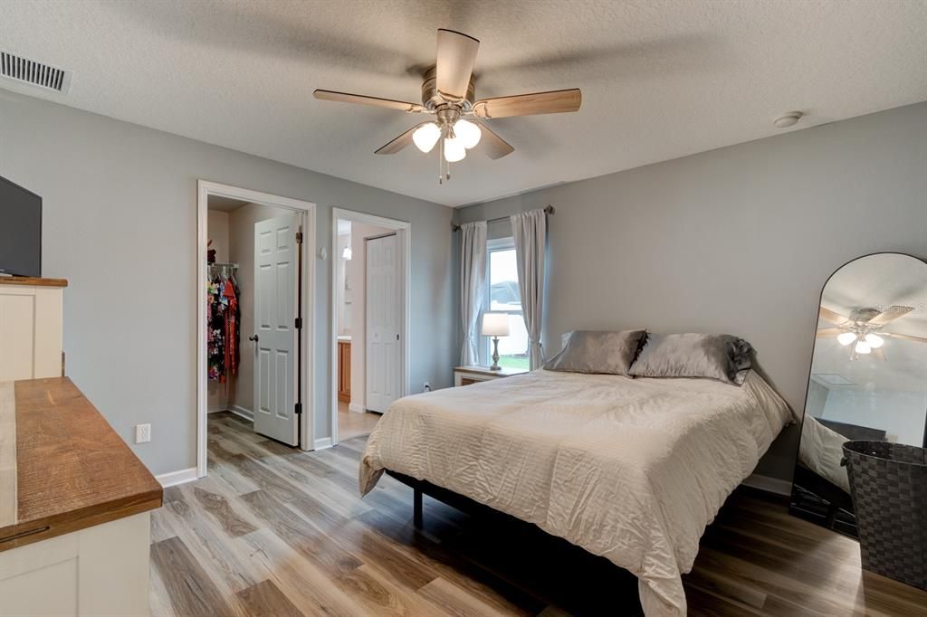 Active With Contract: $339,000 (3 beds, 2 baths, 1471 Square Feet)
