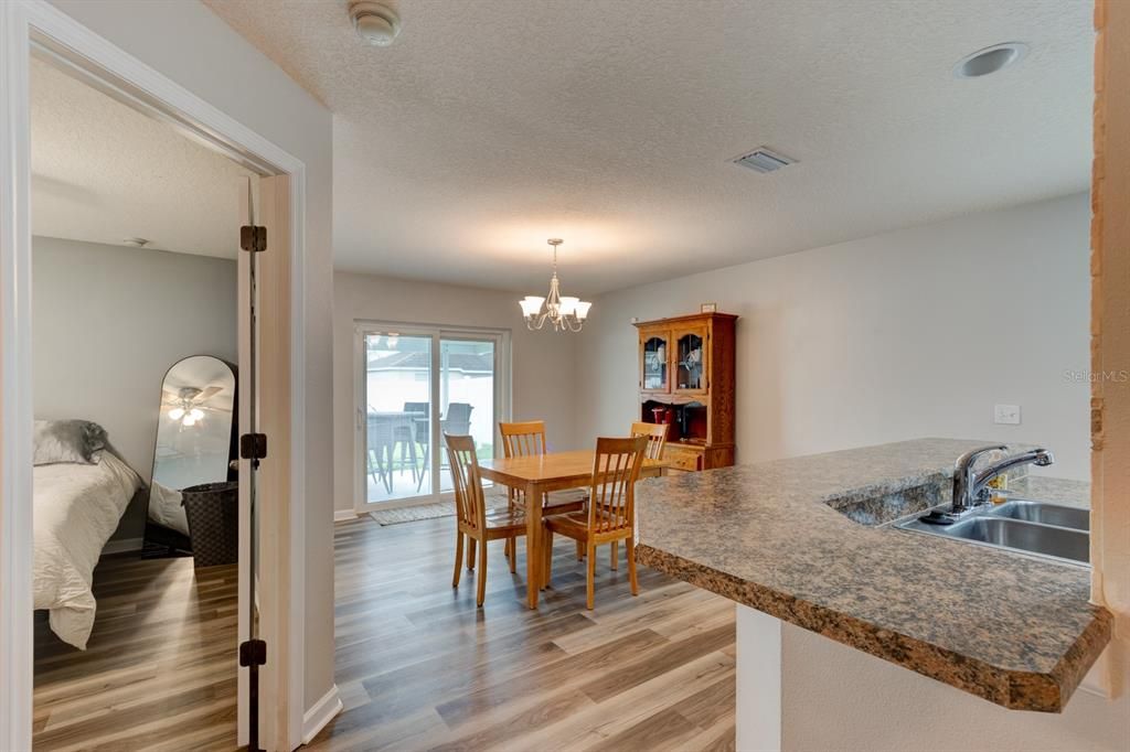 Active With Contract: $339,000 (3 beds, 2 baths, 1471 Square Feet)