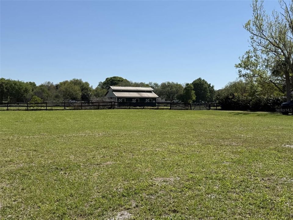 For Sale: $998,000 (1.07 acres)