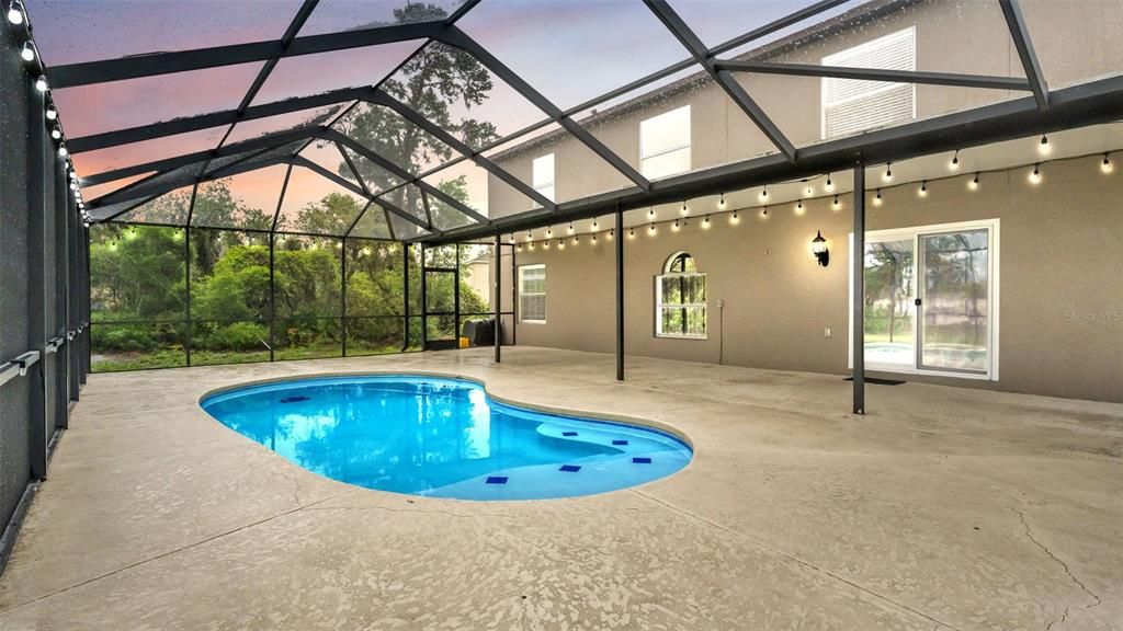 Active With Contract: $569,000 (7 beds, 4 baths, 3988 Square Feet)