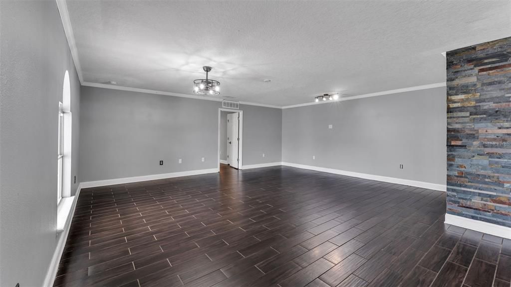Active With Contract: $569,000 (7 beds, 4 baths, 3988 Square Feet)