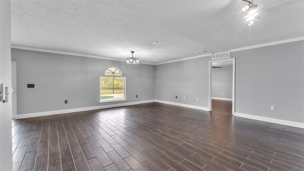 Active With Contract: $569,000 (7 beds, 4 baths, 3988 Square Feet)
