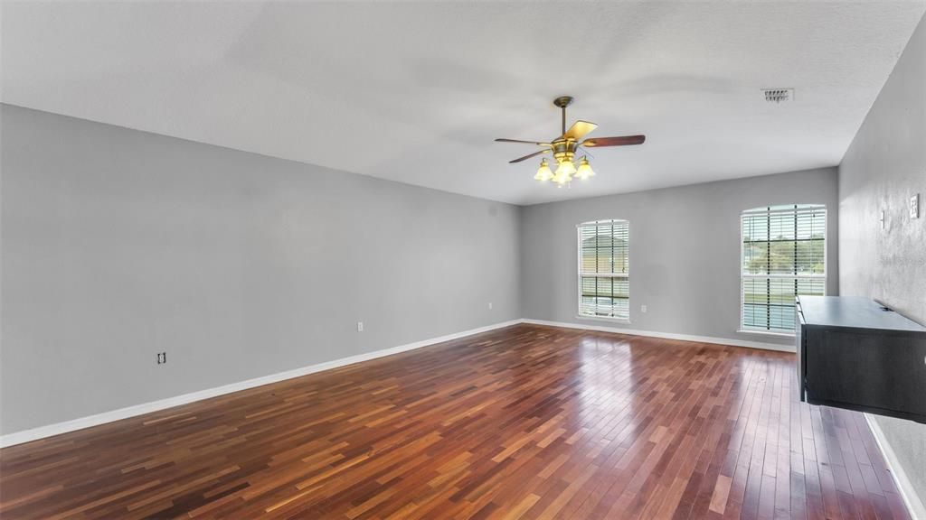 Active With Contract: $569,000 (7 beds, 4 baths, 3988 Square Feet)
