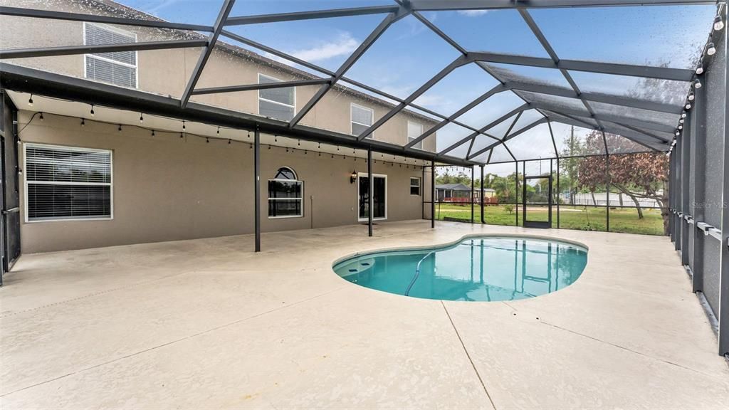 Active With Contract: $569,000 (7 beds, 4 baths, 3988 Square Feet)