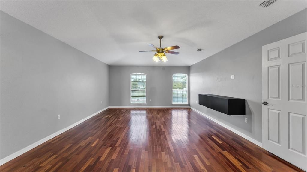 Active With Contract: $569,000 (7 beds, 4 baths, 3988 Square Feet)