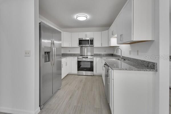 For Rent: $2,200 (3 beds, 2 baths, 2010 Square Feet)