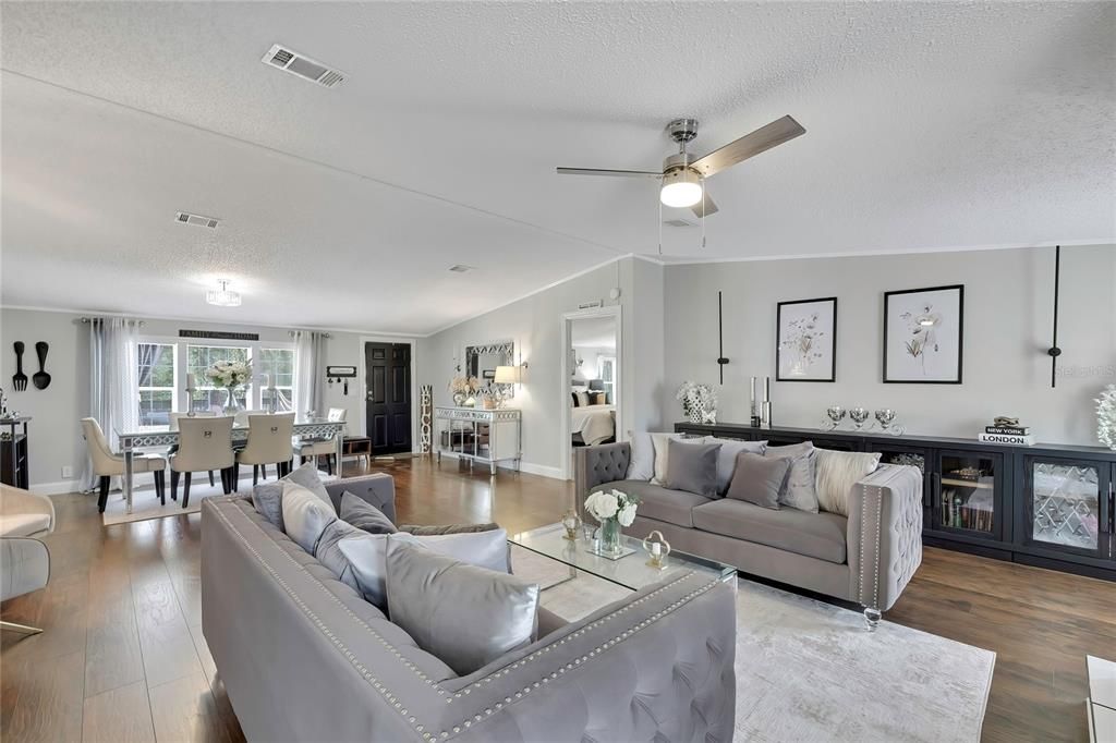 For Sale: $299,900 (3 beds, 3 baths, 2432 Square Feet)