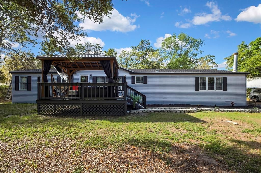 For Sale: $299,900 (3 beds, 3 baths, 2432 Square Feet)