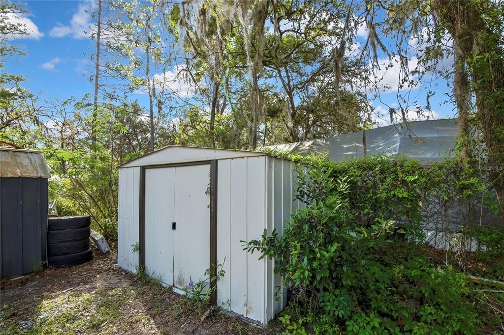 For Sale: $299,900 (3 beds, 3 baths, 2432 Square Feet)