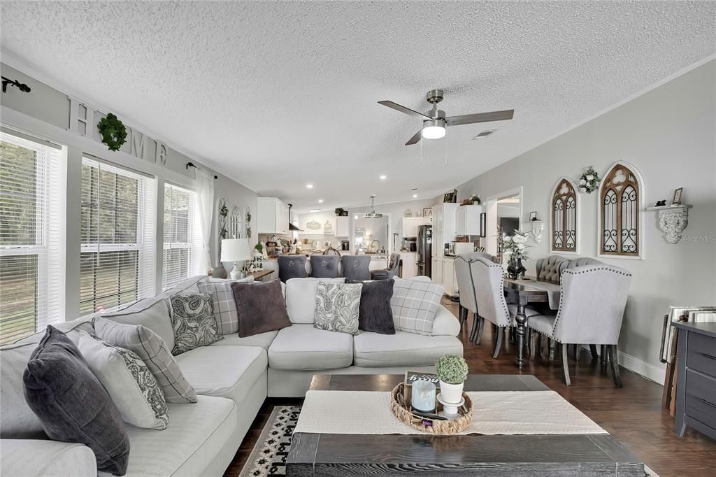 For Sale: $299,900 (3 beds, 3 baths, 2432 Square Feet)