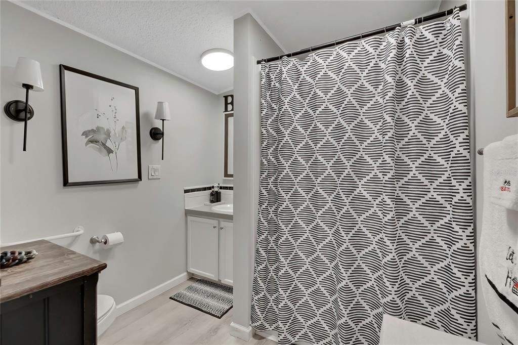 For Sale: $299,900 (3 beds, 3 baths, 2432 Square Feet)
