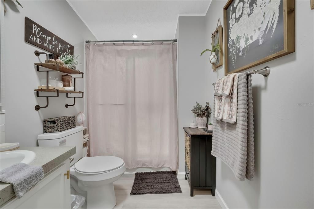 For Sale: $299,900 (3 beds, 3 baths, 2432 Square Feet)