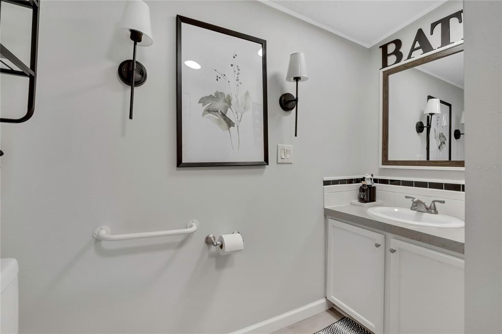 For Sale: $299,900 (3 beds, 3 baths, 2432 Square Feet)