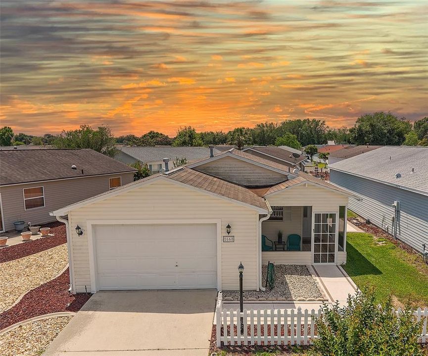 Active With Contract: $199,500 (1 beds, 1 baths, 799 Square Feet)