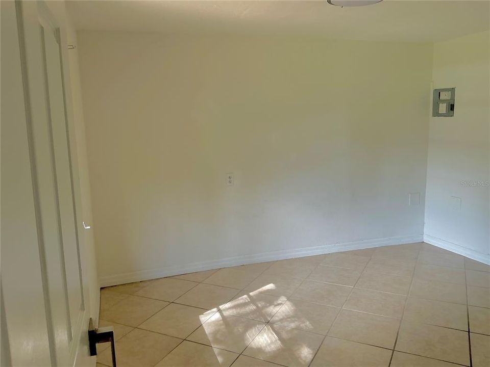 В аренду: $1,800 (3 спален, 2 ванн, 1042 Квадратных фут)