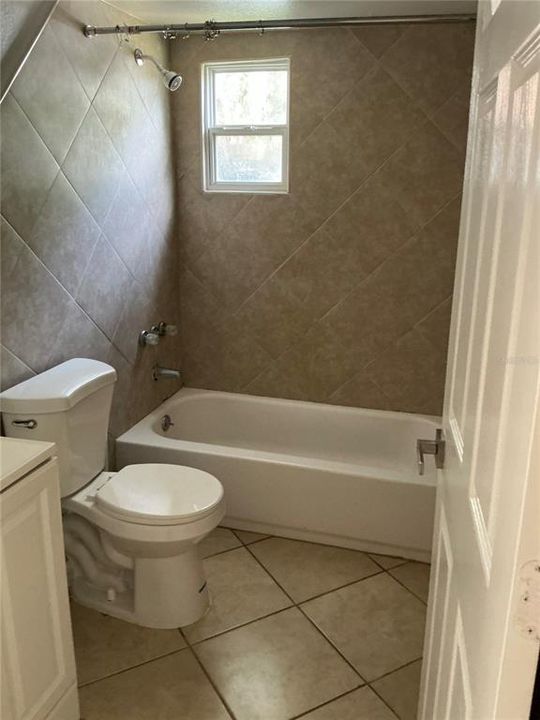 В аренду: $1,800 (3 спален, 2 ванн, 1042 Квадратных фут)