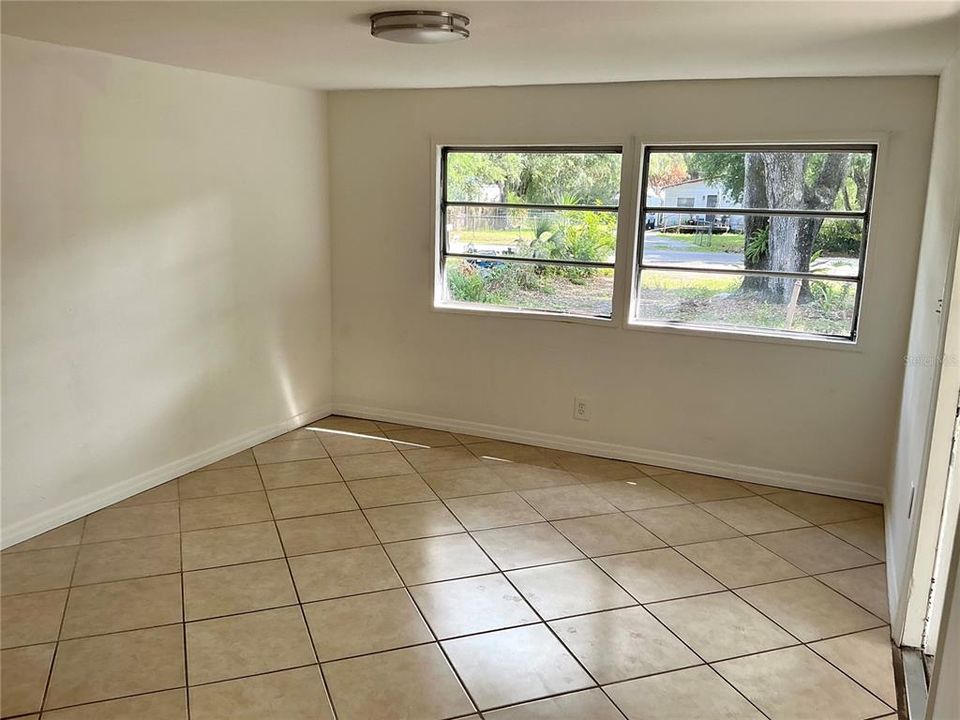 В аренду: $1,800 (3 спален, 2 ванн, 1042 Квадратных фут)