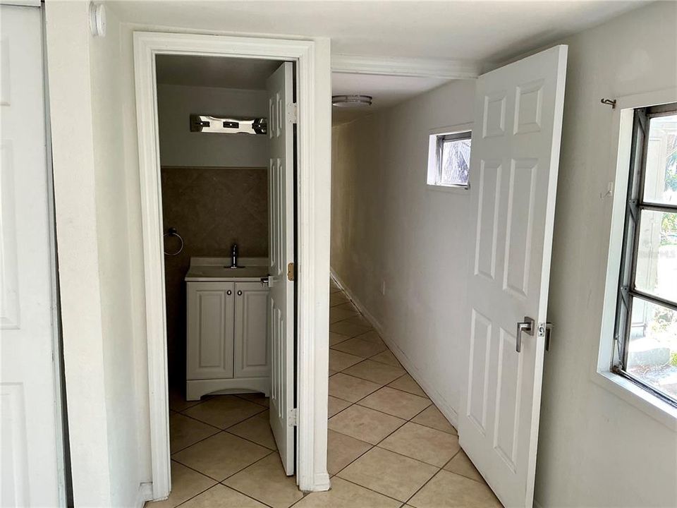 В аренду: $1,800 (3 спален, 2 ванн, 1042 Квадратных фут)