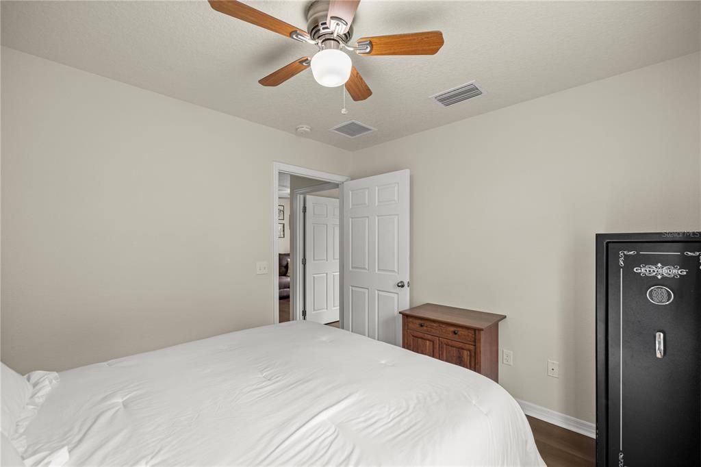 Active With Contract: $515,000 (2 beds, 2 baths, 800 Square Feet)