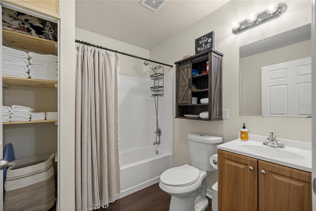 Active With Contract: $515,000 (2 beds, 2 baths, 800 Square Feet)