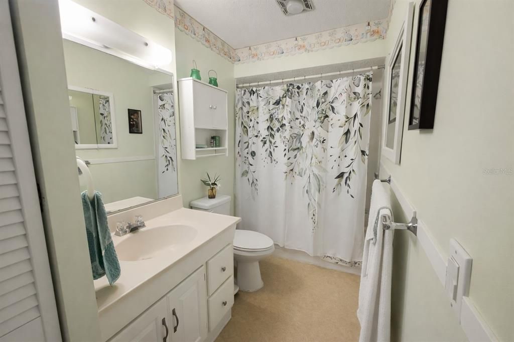 For Rent: $1,350 (1 beds, 1 baths, 646 Square Feet)