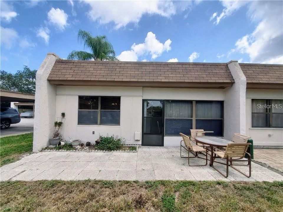 For Rent: $1,350 (1 beds, 1 baths, 646 Square Feet)