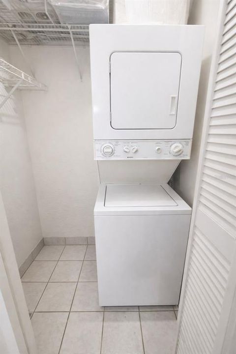 For Rent: $1,350 (1 beds, 1 baths, 646 Square Feet)