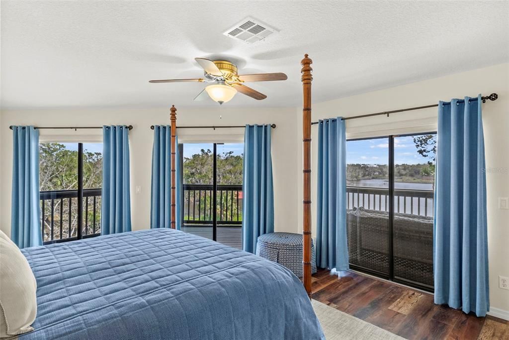 For Sale: $1,278,000 (5 beds, 4 baths, 2988 Square Feet)