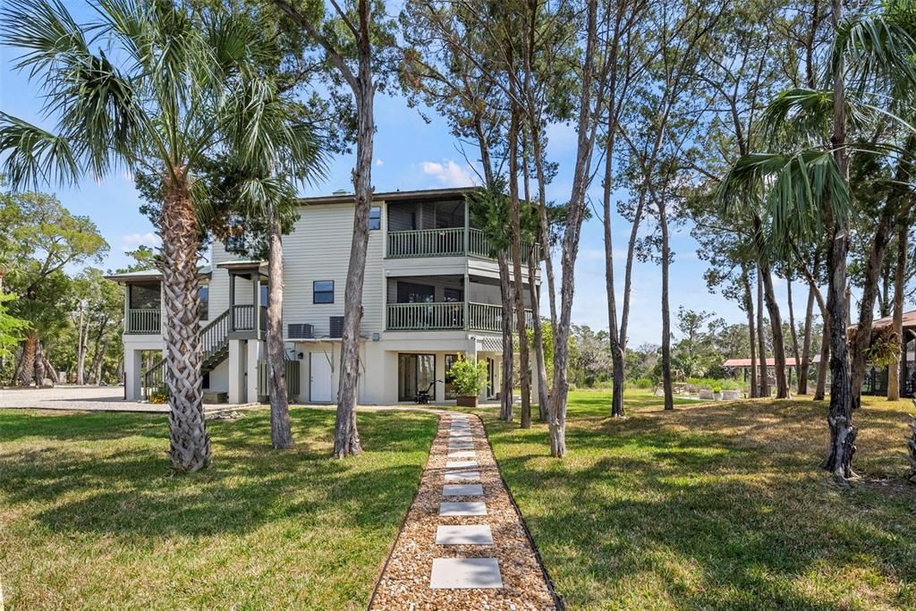 For Sale: $1,278,000 (5 beds, 4 baths, 2988 Square Feet)