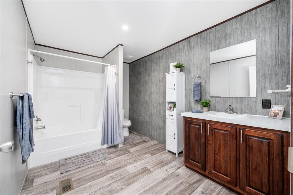 En Venta: $219,900 (3 camas, 2 baños, 1456 Pies cuadrados)