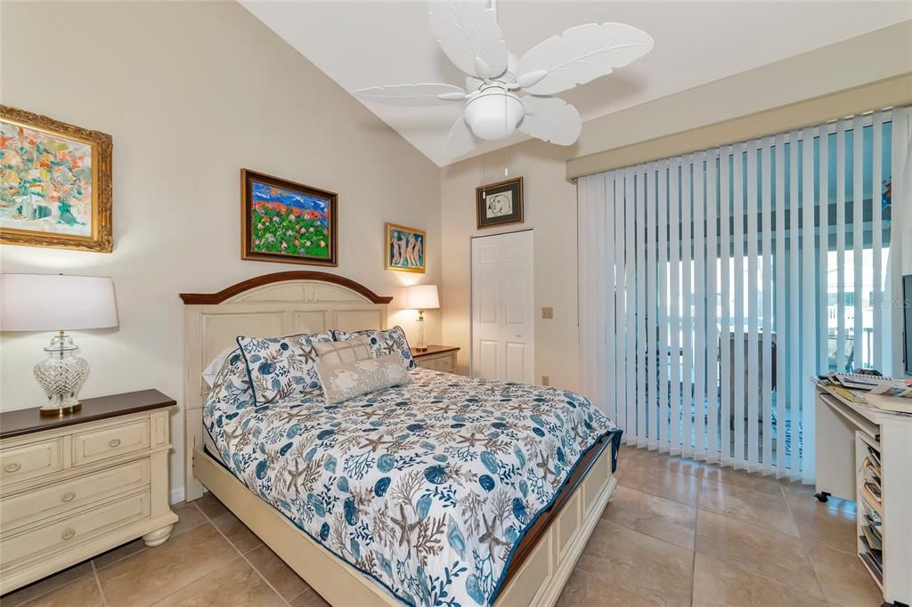 Activo con contrato: $339,900 (2 camas, 2 baños, 1334 Pies cuadrados)