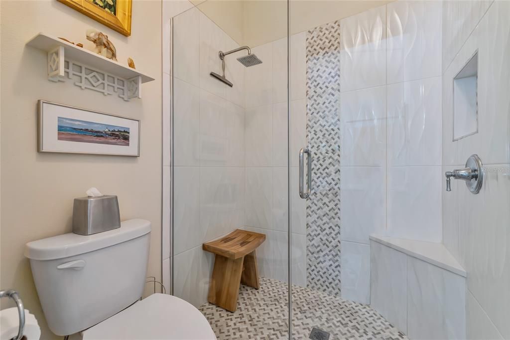 Activo con contrato: $339,900 (2 camas, 2 baños, 1334 Pies cuadrados)